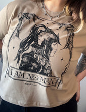 Load image into Gallery viewer, I AM NO MAN - Crop top - PREORDER
